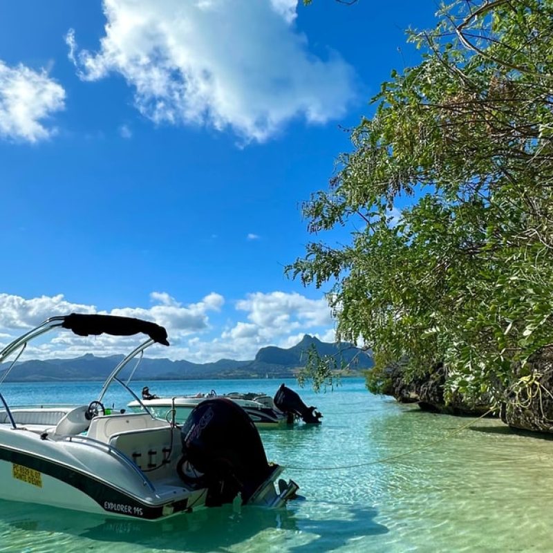 Lagoon Days for Two Île aux Cerfs, Sailing & Swim Stops